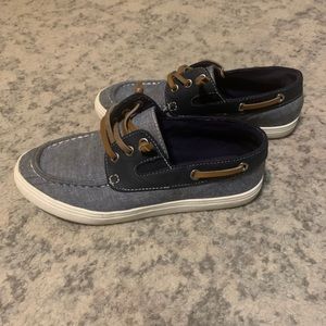 EUC - Carter’s Shoes - size 2